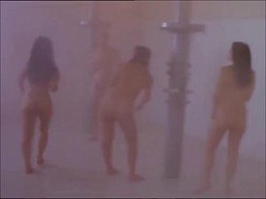 Women's shower rooms in mainstream movies (the compil)
