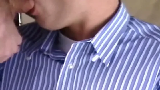 Amateur gay dude sucks off jock worker