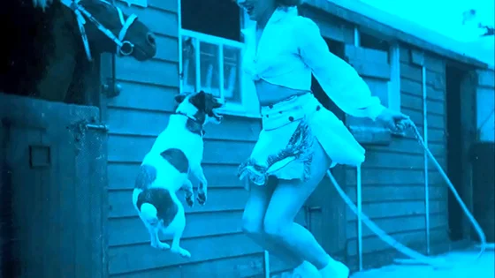 presents 'Vintage Nature Girls'